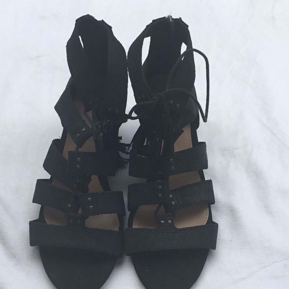 UGGS SANDALS